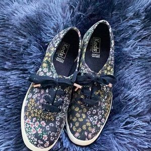 Keds size 7.5 navy flowered lace up shoes